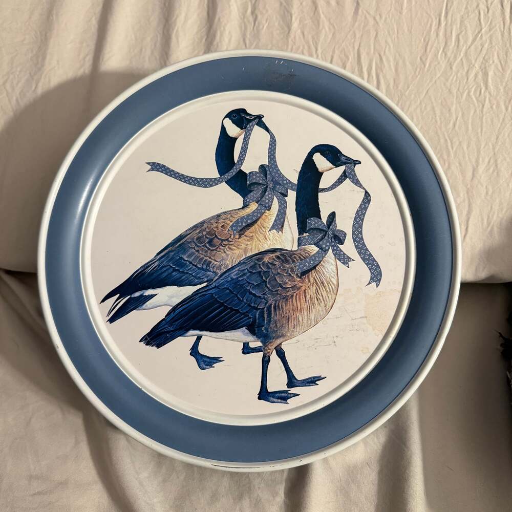 1988 Country Goose Sweetie Bear Bakery Round Tin